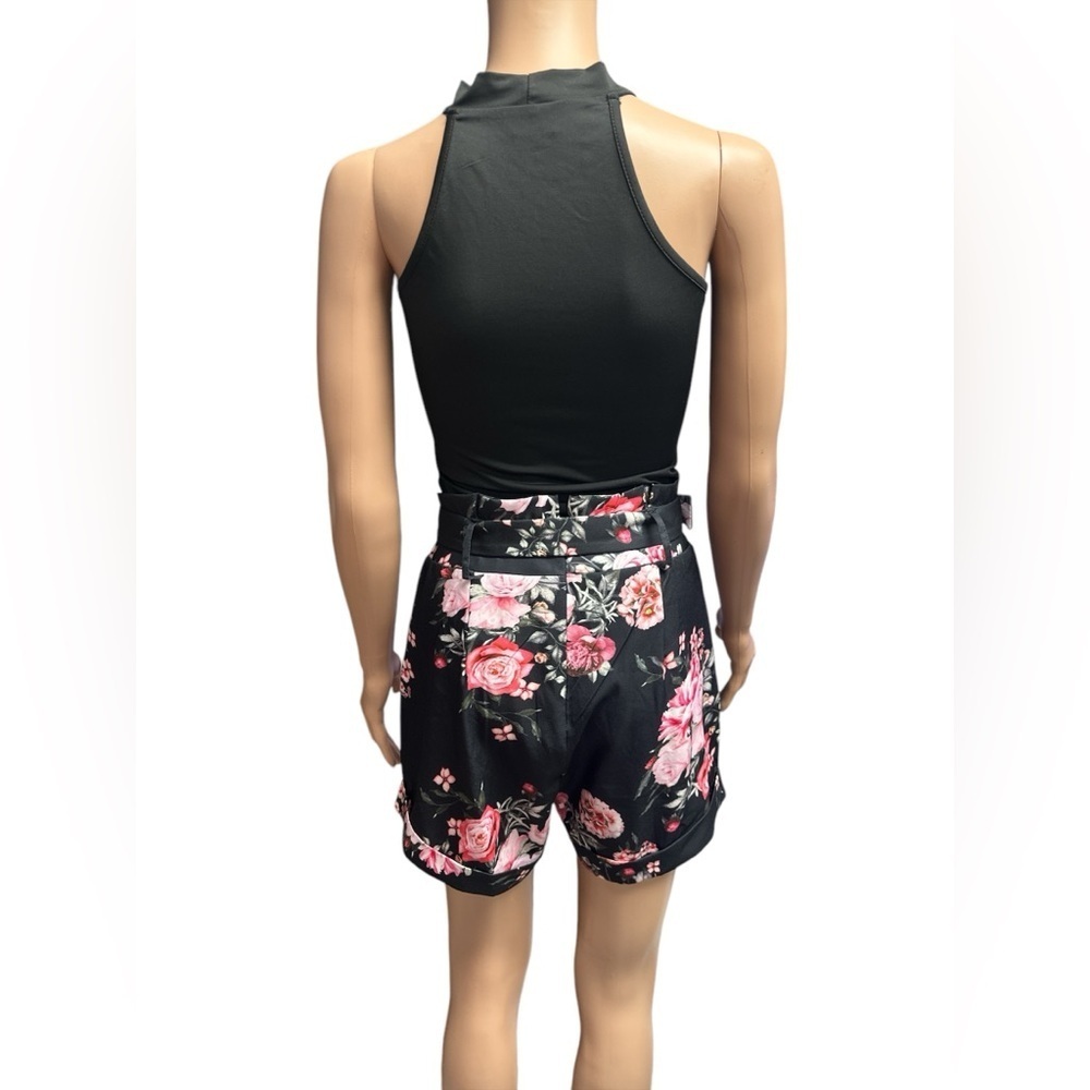 Chic Me (Shein Brand) - New in Bag 2 pc Floral Black Women's Short & Top Set - Picture 2 of 4